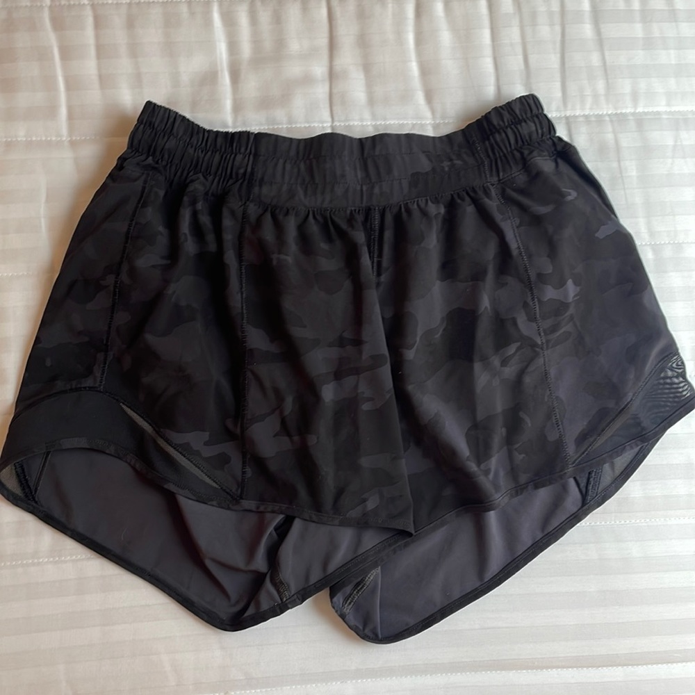 Womens Lulu lemon shorts - dark camo